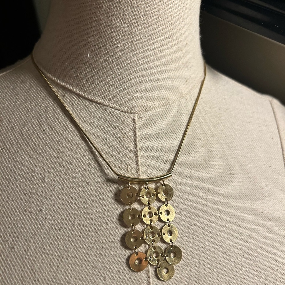 Elegant Gold Disc Necklace